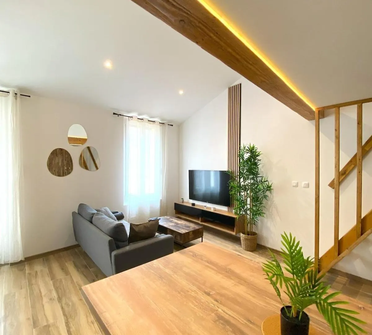 Appart Mezzanine, Centre-Ville Istres 0*,
