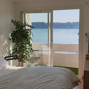  Appartement T3 65 M² Avec Vue Superbe Sur Etang De L'olivier Et Le Jet D'eau